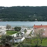 Appartamento With A Parking Space Grebastica, Sibenik - 4866 *