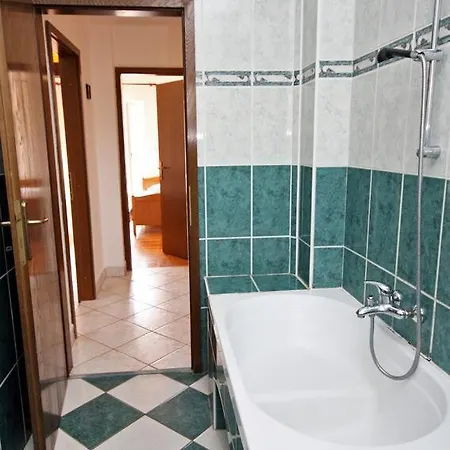 Appartamento With A Parking Space Grebastica, Sibenik - 4866 *