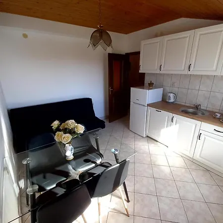 Appartement With A Parking Space Grebastica, Sibenik - 4866